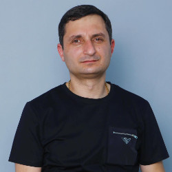 Armen Rostomyan